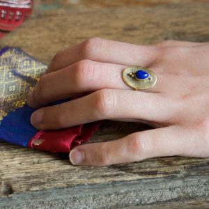 Bague ovale laiton brossé lapis lazuli