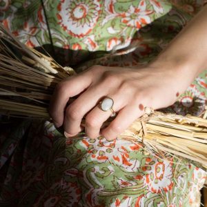 Bague dorée en laiton Pierre de Lune facettée