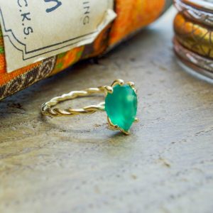 Bague plaqué or goutte de larme onyx vert