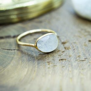 Bague Style Epuré Pierre de Lune Plaqué Or