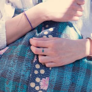 Fine bague plaqué or tourmaline bleue