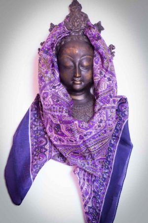 Foulard en Soie Violet avec Motifs Cachemires