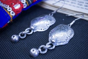 Boucles d’oreilles Ganesh et grelot en Argent massif