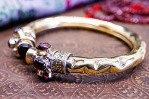 Bracelet Jodhaa Laiton et Grenat