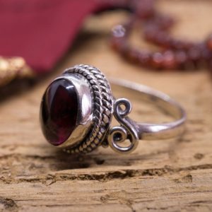 Bague Fine Dorjee Argent et Grenat