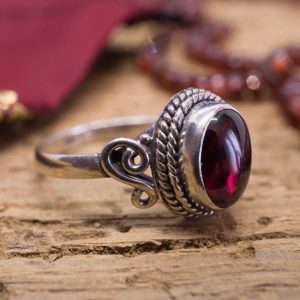 Bague Fine Dorjee Argent et Grenat