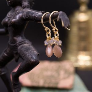 Boucles d’Oreilles Vesta Plaqué Or et Pierre de Lune Pêche